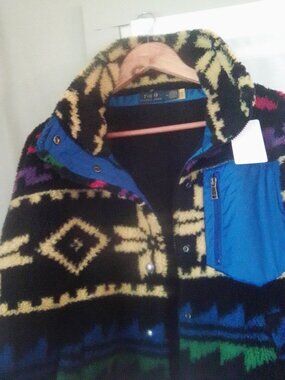 Ralph Lauren Y2K  Gorgeous Unisex Geo pattern fleece.  Size Medium